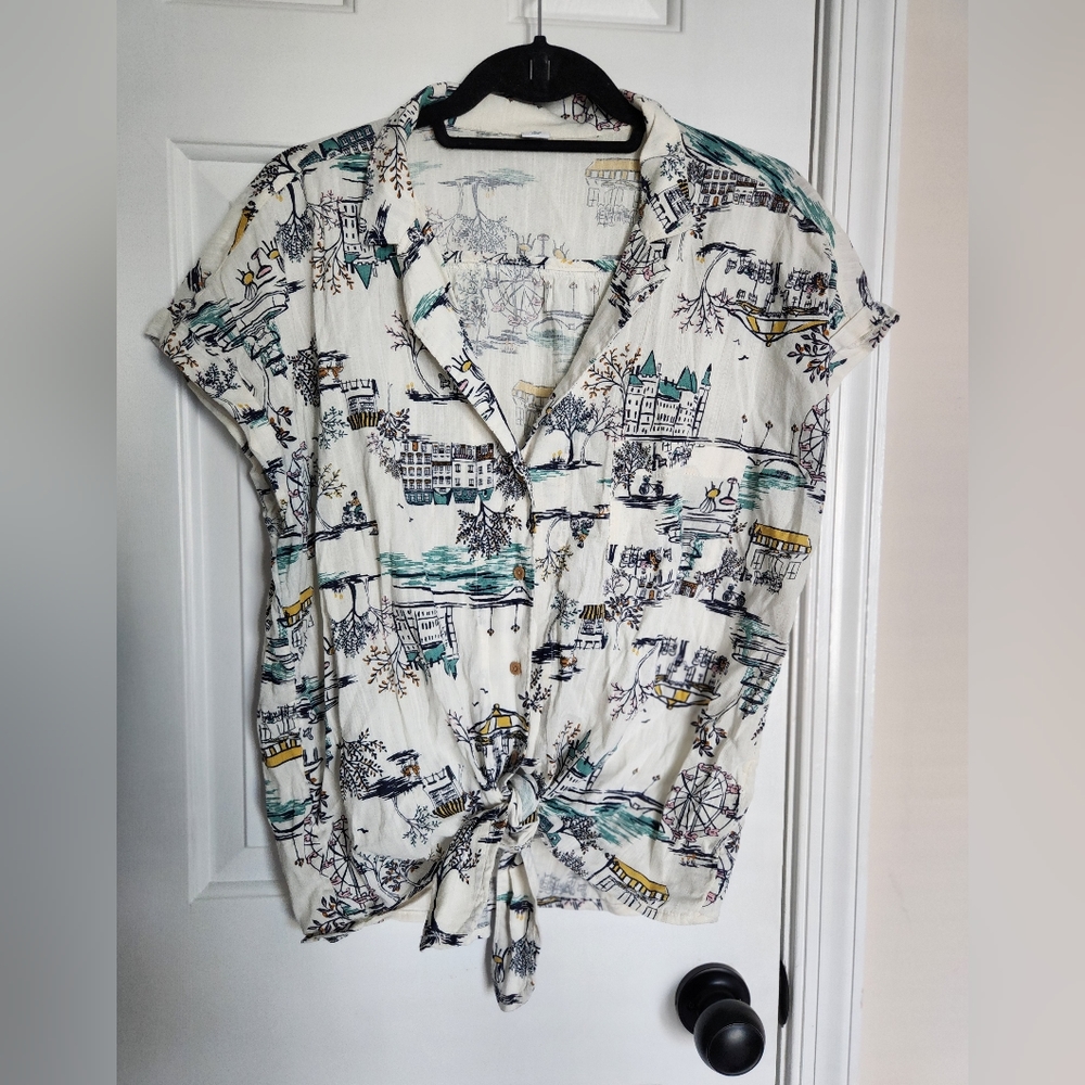 Short sleeve tie front blouse